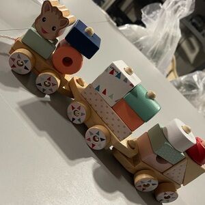 Sophie Le Giraffe - Wooden Animal Train Building Set